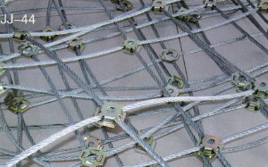 Система простой драпировки из крупных ячеек размерами (500×500 мм),